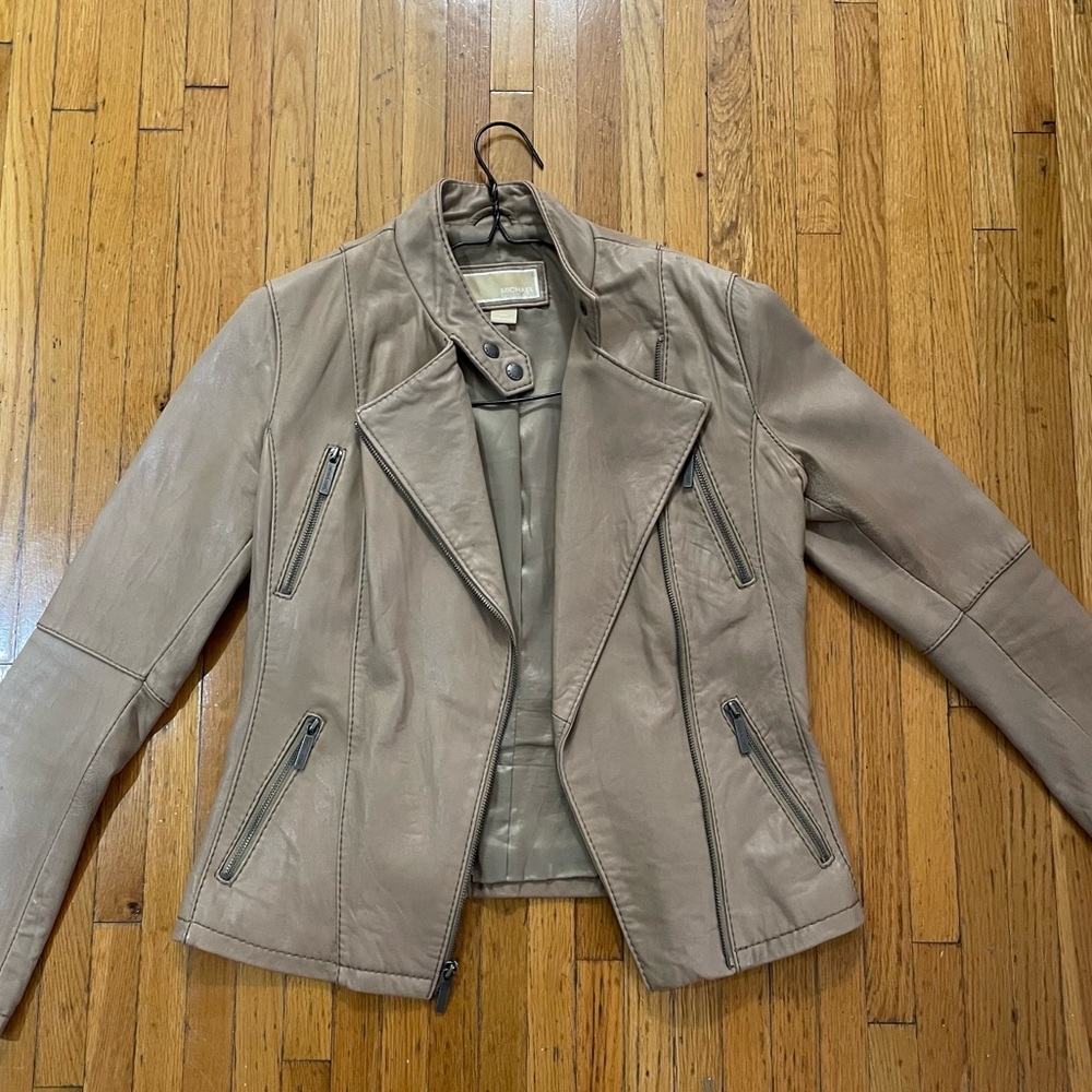 Taupe Michael Kors 100% Genuine Leather moto style jacket flared sleeve M - Picture 1 of 7